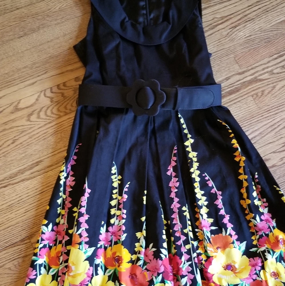 Vintage look sleeveless dress